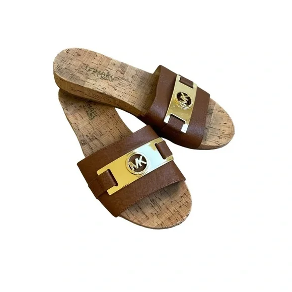 Michael Kors Warren Slide Luggage Brown Gold Logo Leather Size 6 - Picture 3 of 8